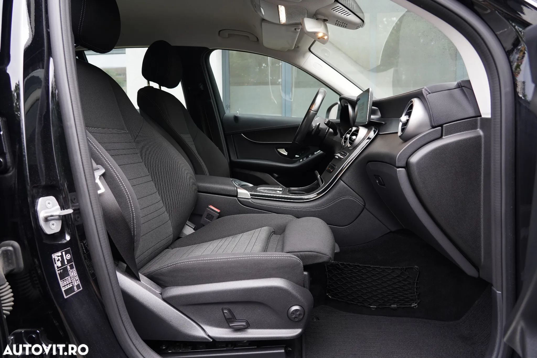 Mercedes-Benz GLC 220 d 4Matic 9G-TRONIC Avantgarde Advanced - 8