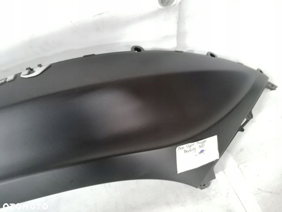 Piaggio Beverly 300 owiewka ogon zadupek prawy - 5
