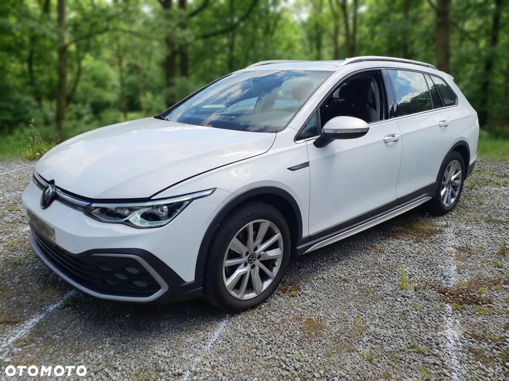 Volkswagen Golf - 1