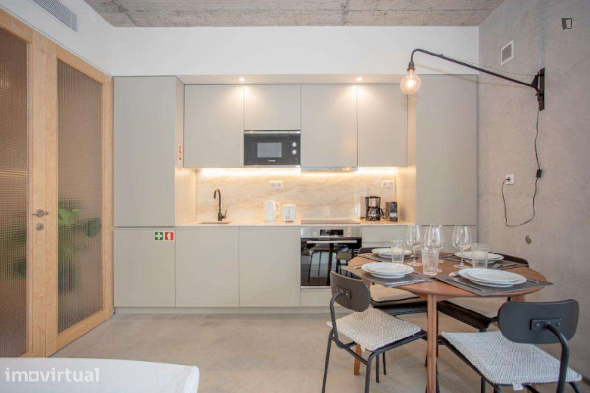 Apartamento com 1 quartos - localizado em Santo Ildefonso Porto - Grande imagem: 2/19
