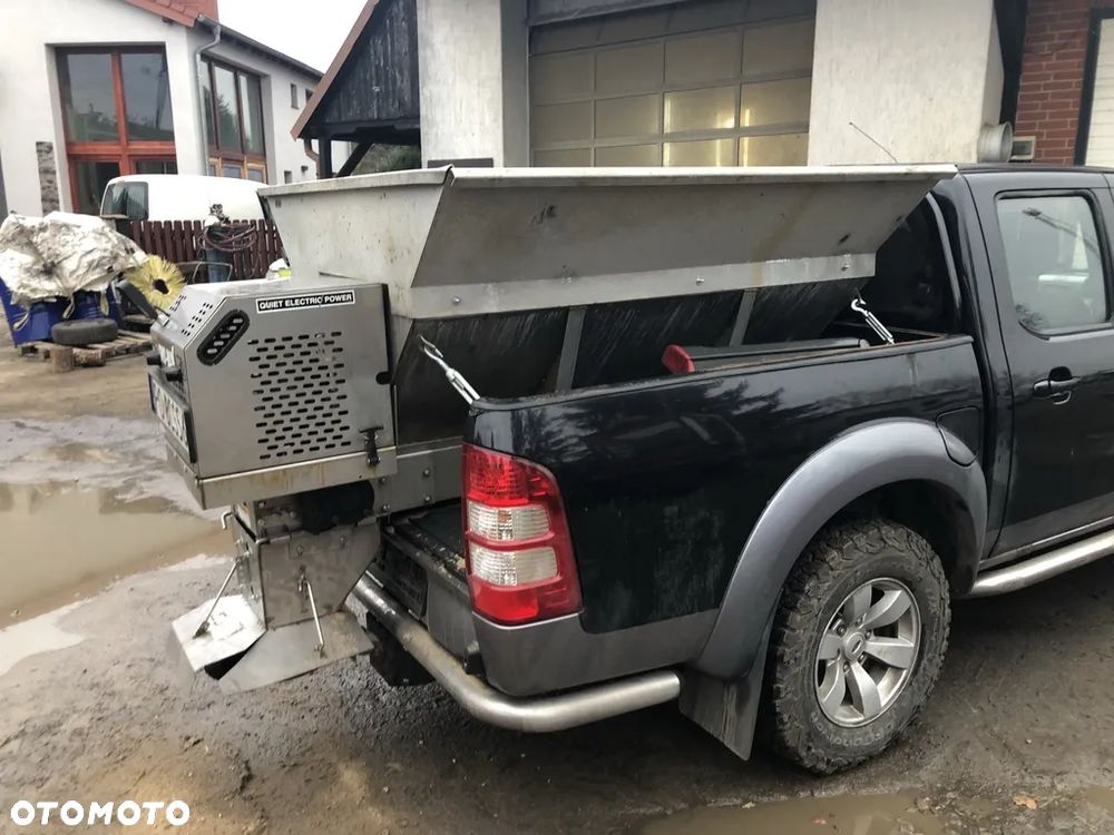 Piaskarka Solarka Posypywarka Epoke Schmidt Nido SnoWay Snowex Hilltip multicar dostawczy pickup Pick-Up bus - 5