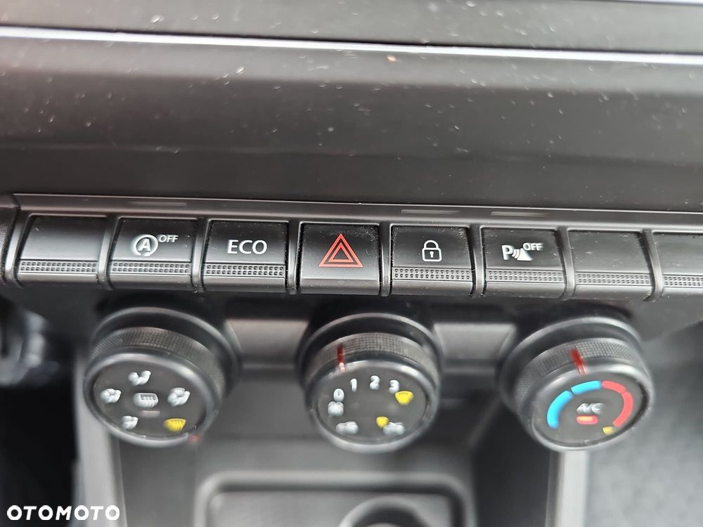 Dacia Duster 1.6 SCe Essential - 23