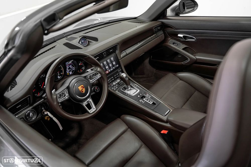 Porsche 911 (991) Turbo S Cabriolet - 34