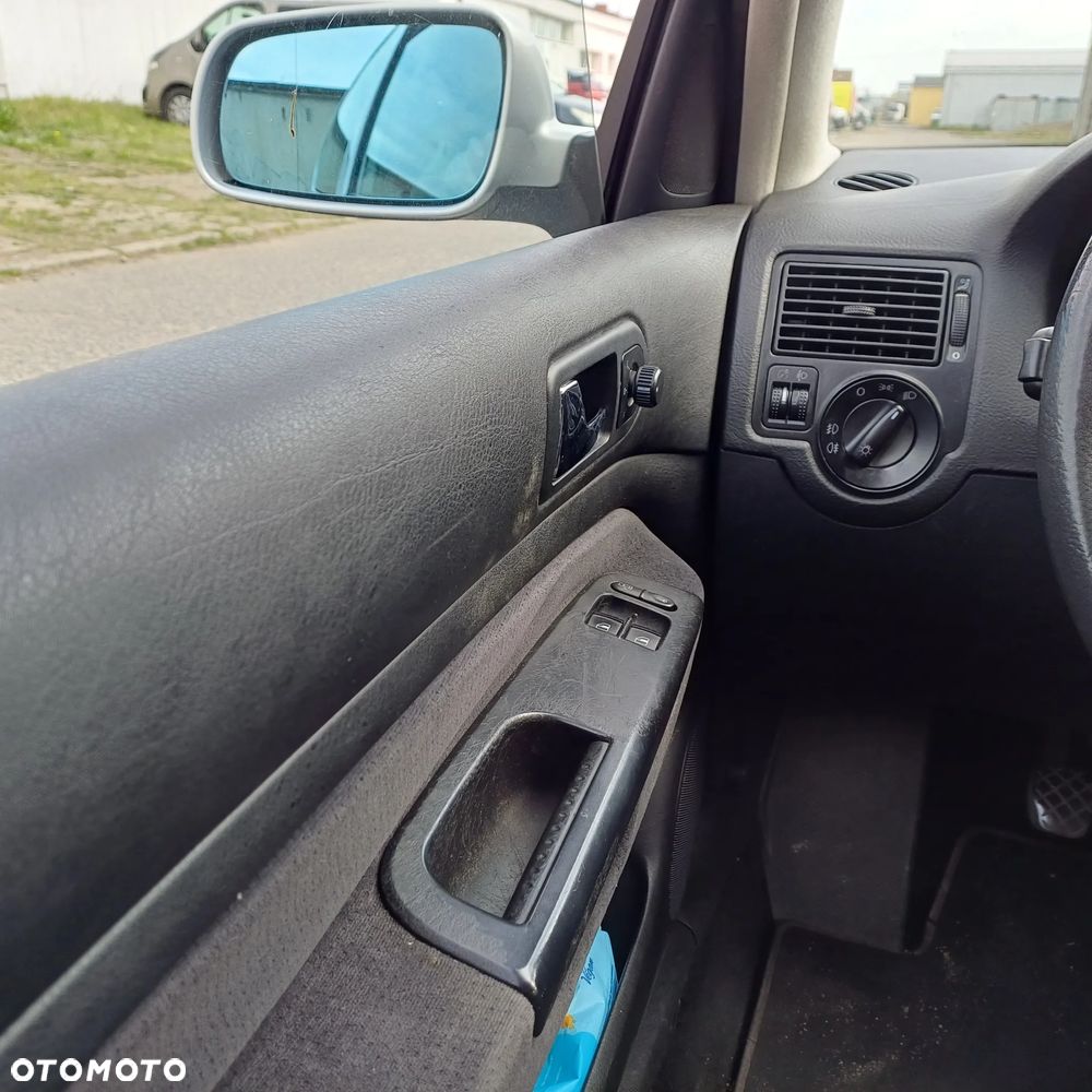 Volkswagen Golf 1.6 - 14