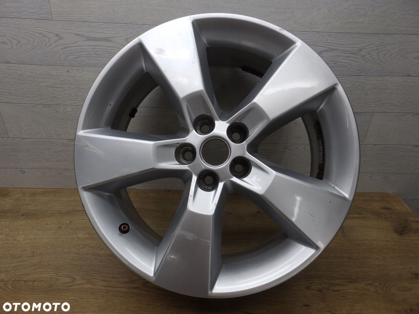 Felga Chevrolet Trax Opel Mokka 18x7.0J Et38 5x105 - 1