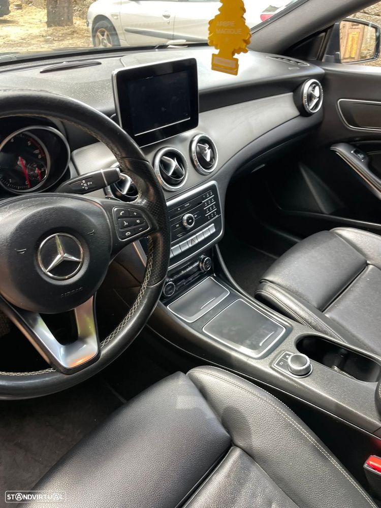 Mercedes-Benz CLA 220 d 4Matic 7G-DCT UrbanStyle Edition - 13