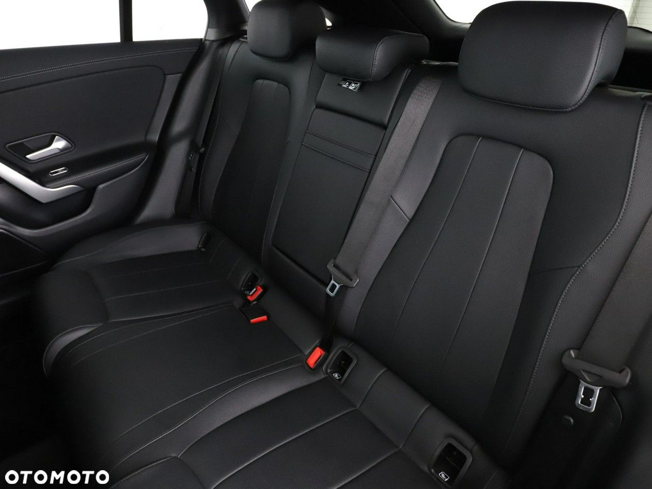 Mercedes-Benz CLA 250 E Progressive 8G-DCT - 17