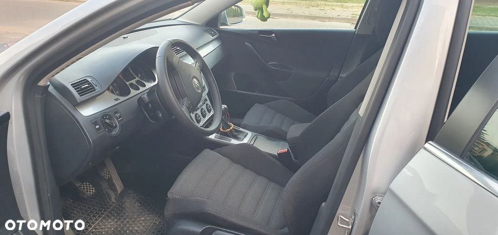 Volkswagen Passat 2.0 TDI DPF Comfortline - 25