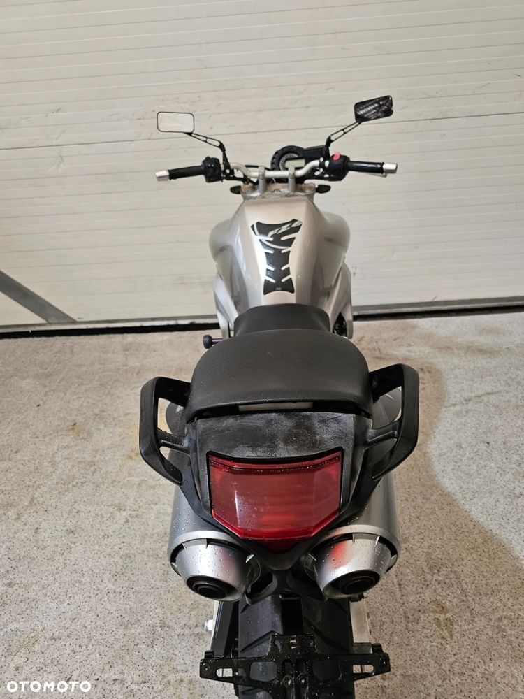 Yamaha FZ - 35