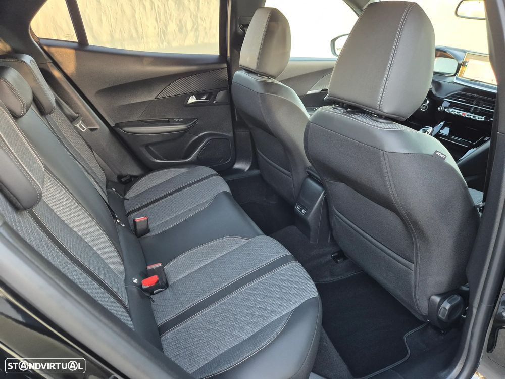 Peugeot 2008 1.2 PureTech Allure Pack - 43
