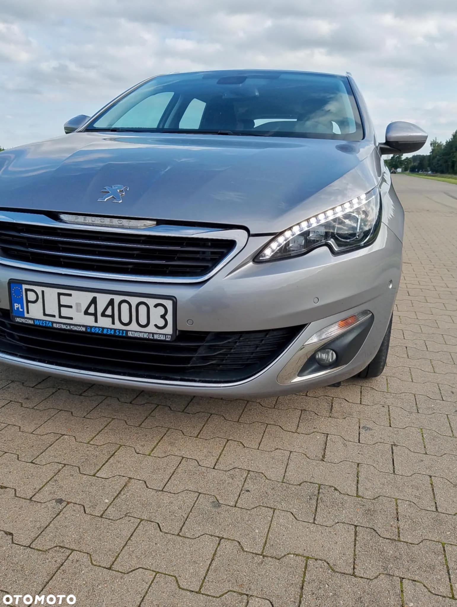 Peugeot 308 SW e-HDi 115 Stop & Start Allure - 4