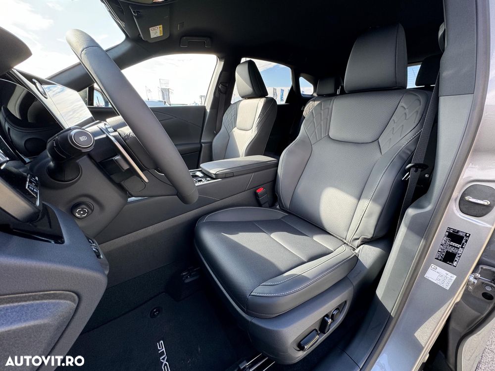 Lexus Seria RX - 15