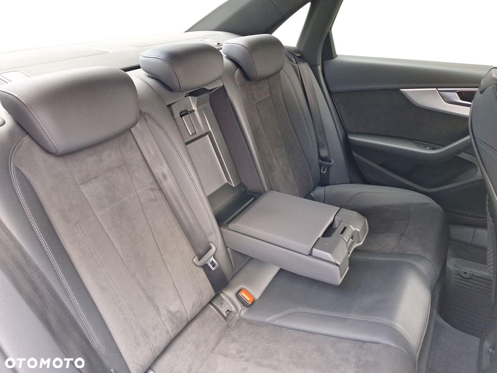 Audi A4 Limousine - 12