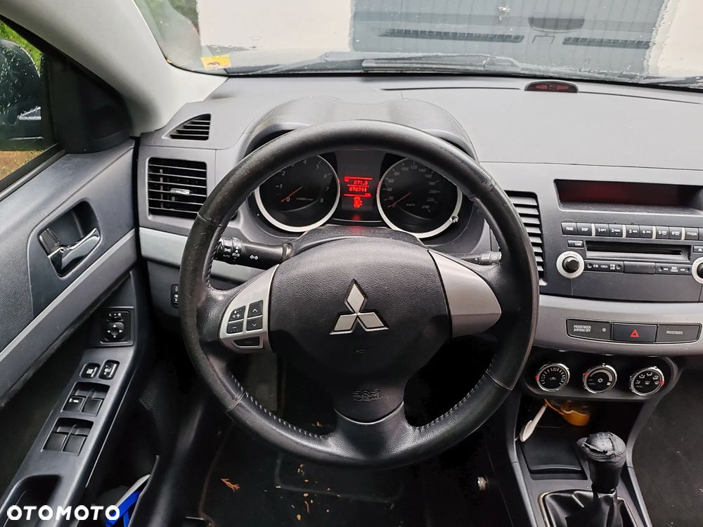 Mitsubishi Lancer 1.6 Intense - 22