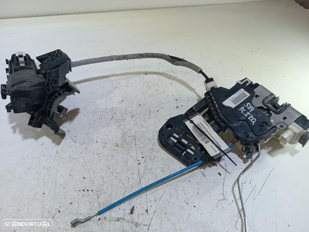 FECHADURA PORTA FRENTE ESQUERDA MERCEDES-BENZ CLASE A BM 176 - 1