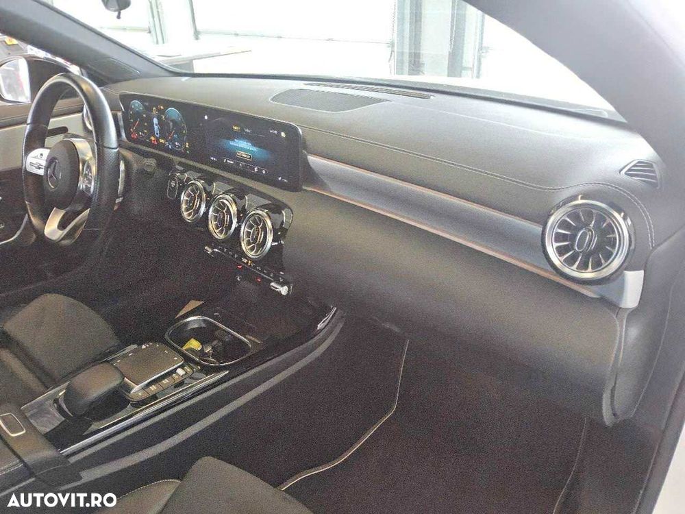Mercedes-Benz A 250 e Sedan 8G-DCT Lim. AMG Line Advanced - 11