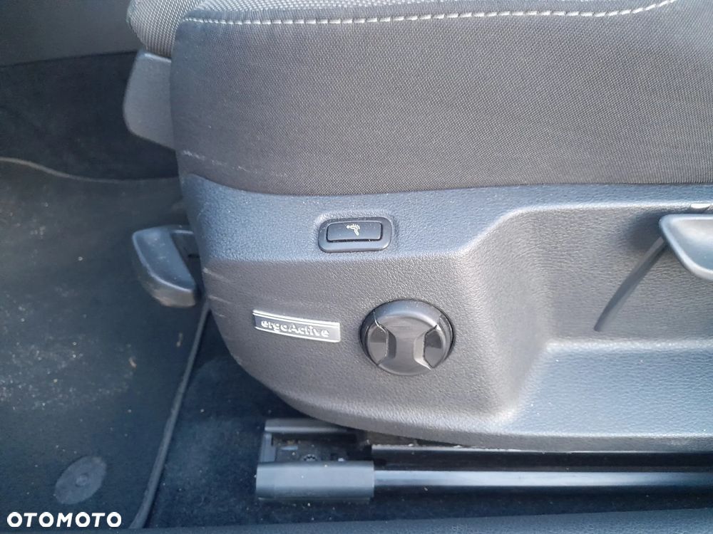 Volkswagen Golf - 23