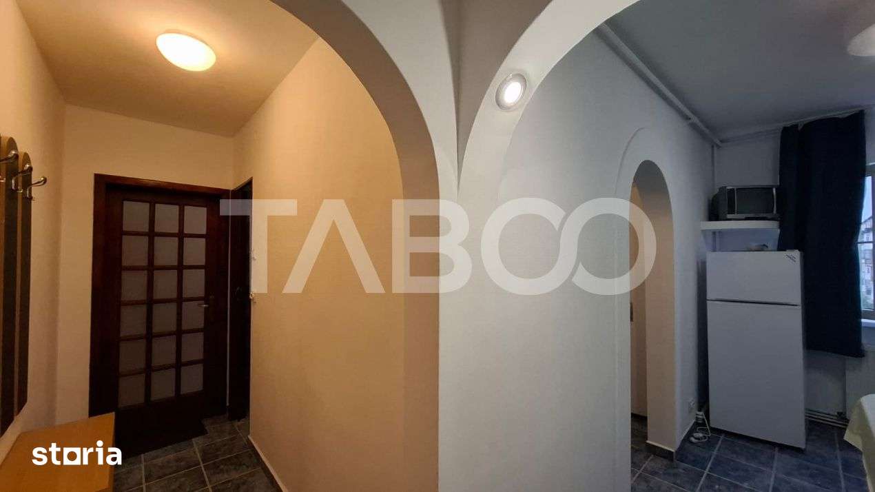 Apartament 3 camere de vanzare semidecomandat 45 mp zona Vasile Aaron — fotografia 3