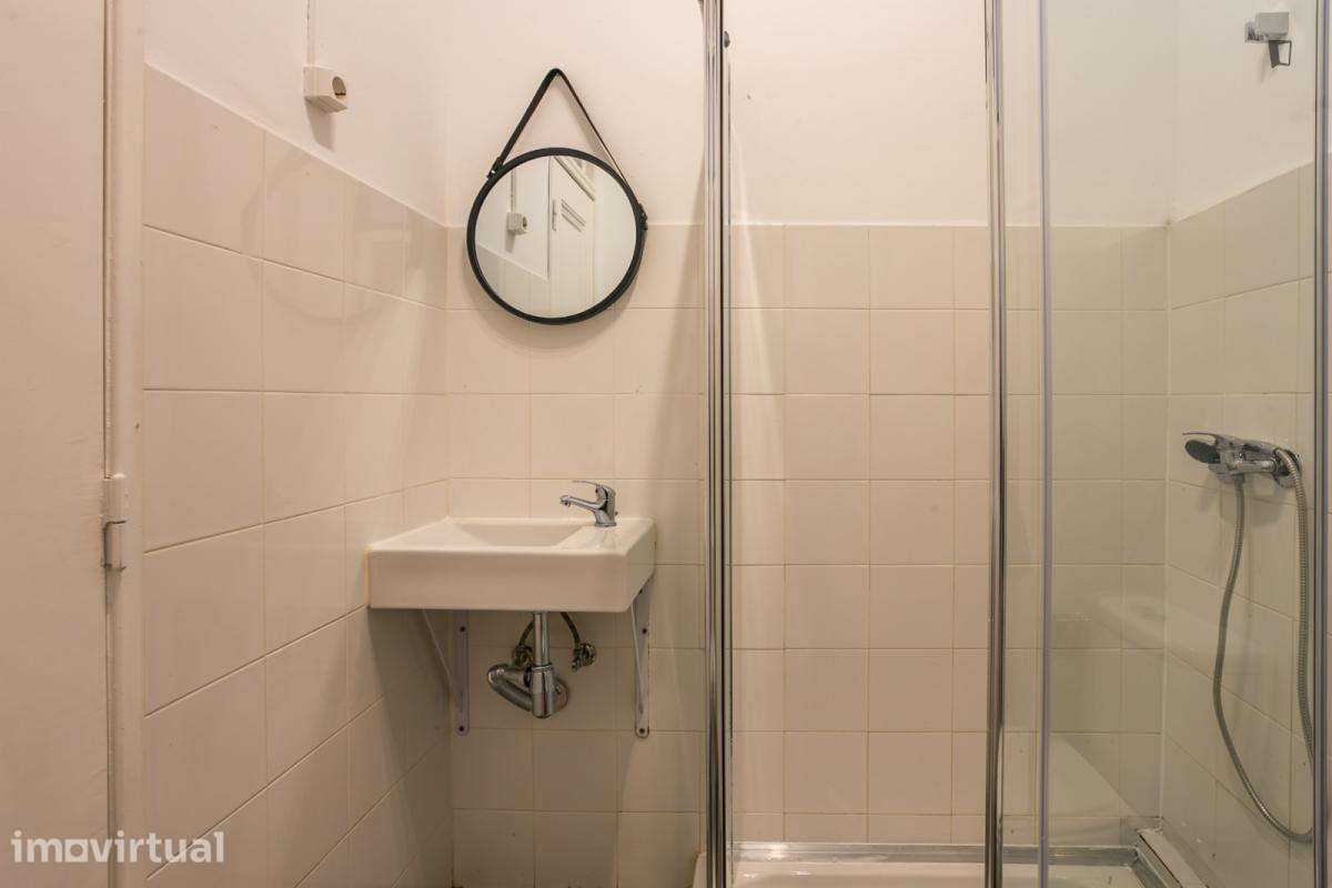 Quarto - localizado em Santos Lisbon - Grande imagem: 3/16