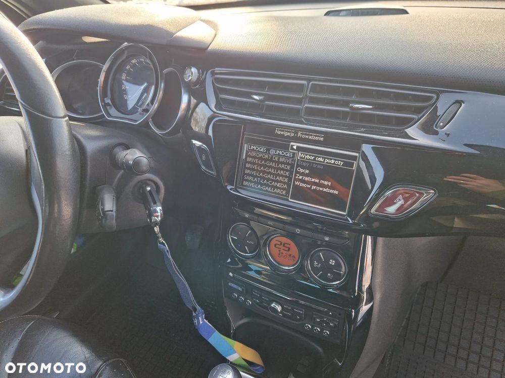 Citroën DS3 HDi 90 FAP SoChic - 14