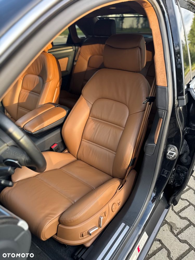 Audi S8 - 11