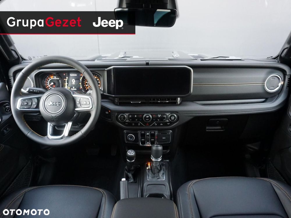 Jeep Wrangler - 4
