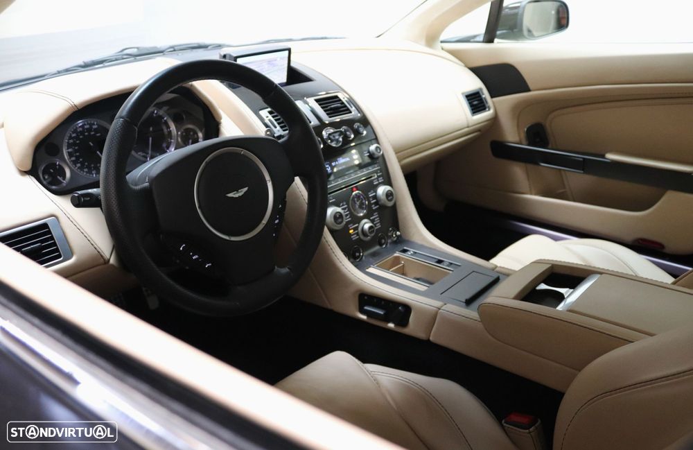 Aston Martin Vantage Coupe V8 Sportshift - 4