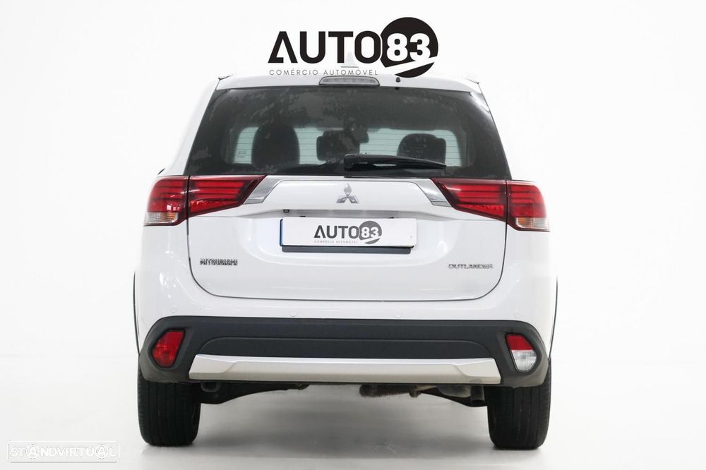 Mitsubishi Outlander 2.2 DI-D Intense — photo 4