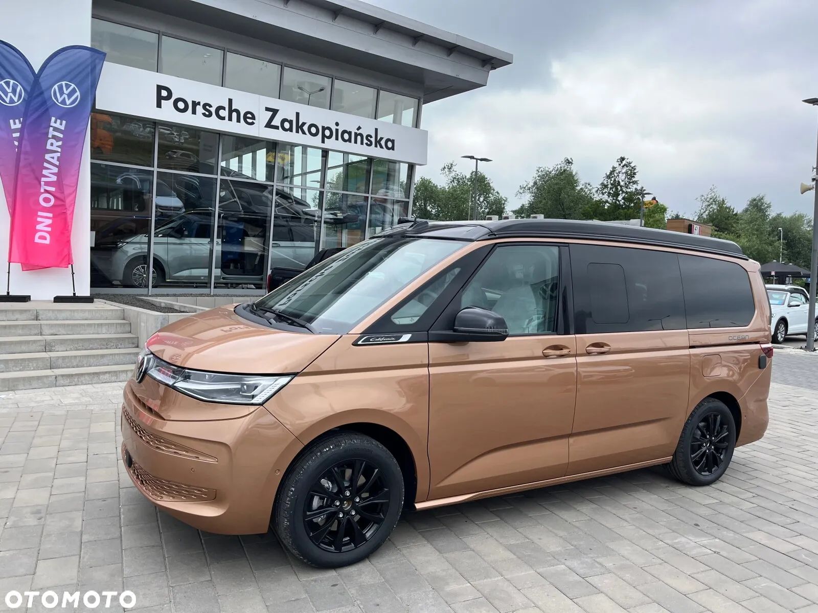 Volkswagen Multivan - 1
