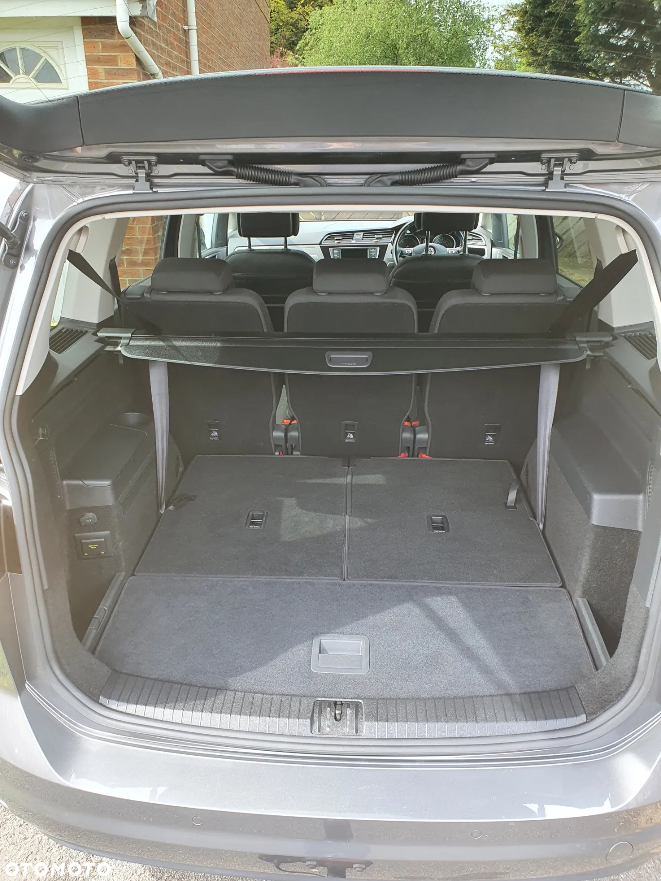 Volkswagen Touran - 16