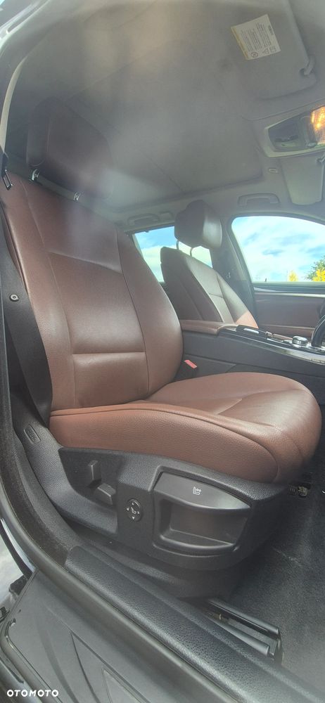 BMW Seria 5 525d - 5