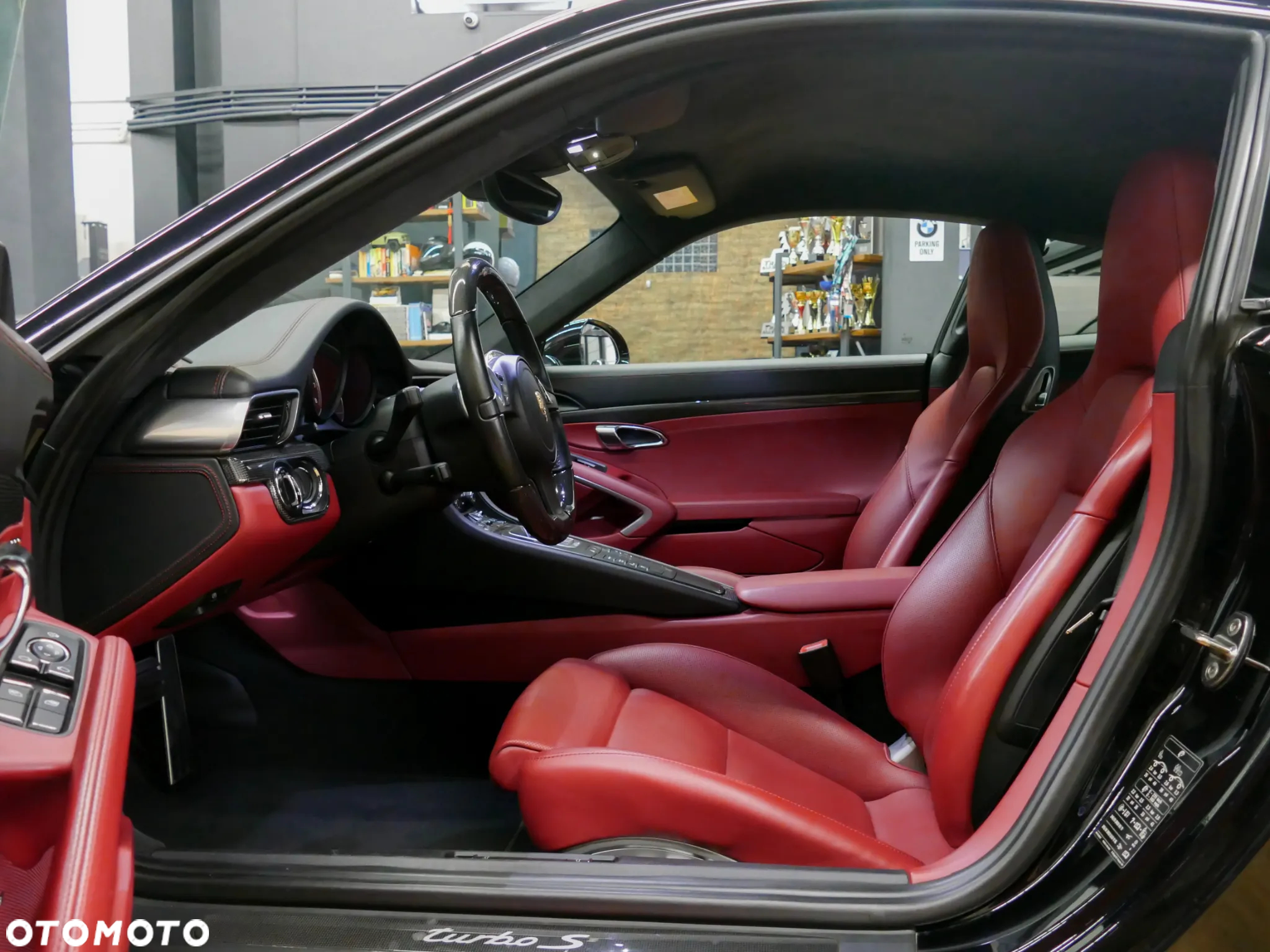 Porsche 911 Turbo S - 8