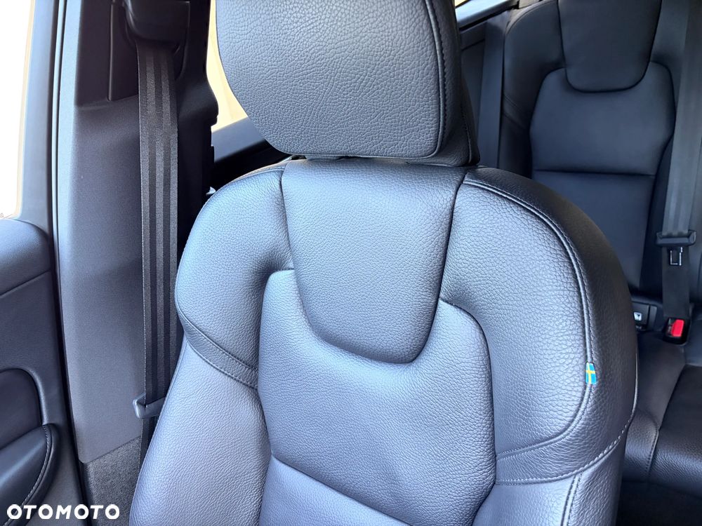 Volvo XC 60 B5 B AWD Ultra Dark - 14