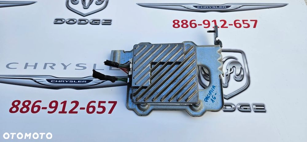 Chrysler Pacifica 2016- wzmacniacz z kostkami 68207344AF - 1
