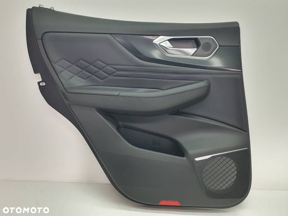 BOCZEK DRZWI TYŁ LEWY TAPICERKA BAIC BEIJIBG 7 X75 CZARNY 2024