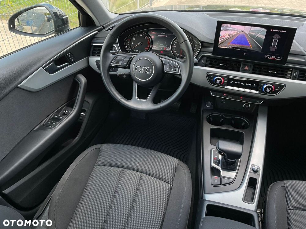 Audi A4 Limousine - 14