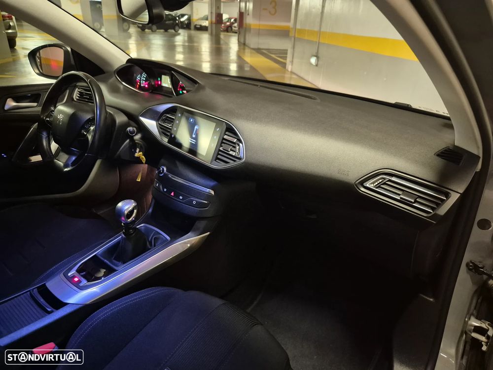 Peugeot 308 SW e-HDi 115 Stop & Start Allure - 37