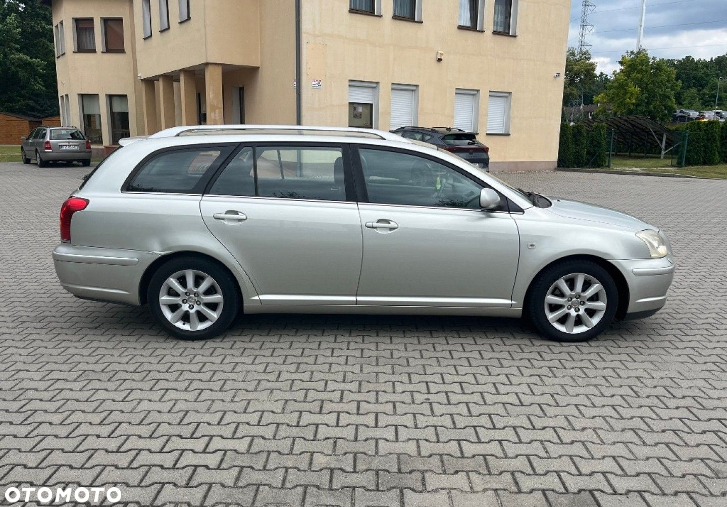 Toyota Avensis - 8