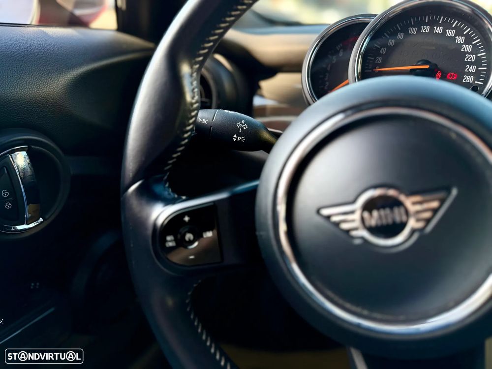 MINI 5 Portas Cooper Auto - 19
