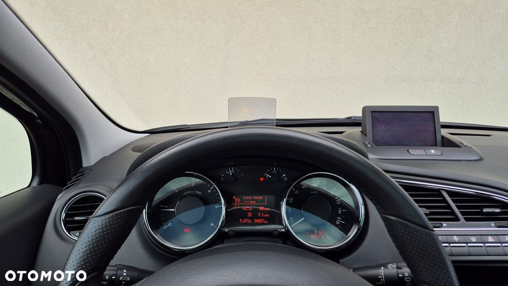 Peugeot 5008 2.0 HDi Premium + - 18
