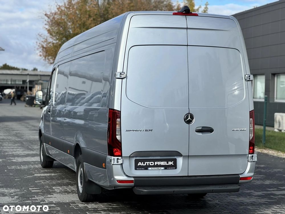 Mercedes-Benz Sprinter - 5
