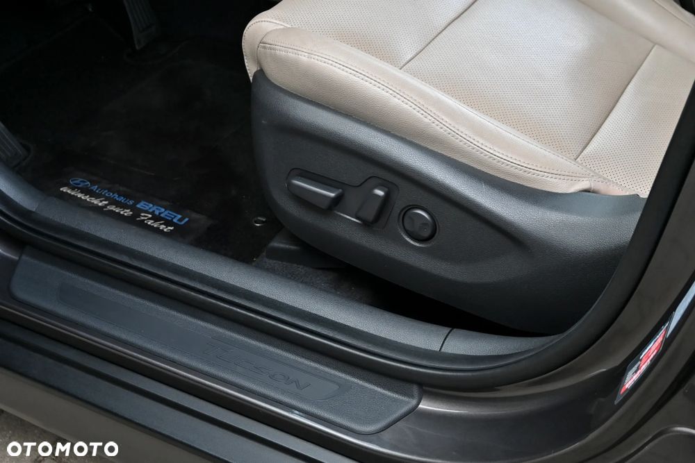 Hyundai Tucson 2.0 CRDI Premium 4WD - 32