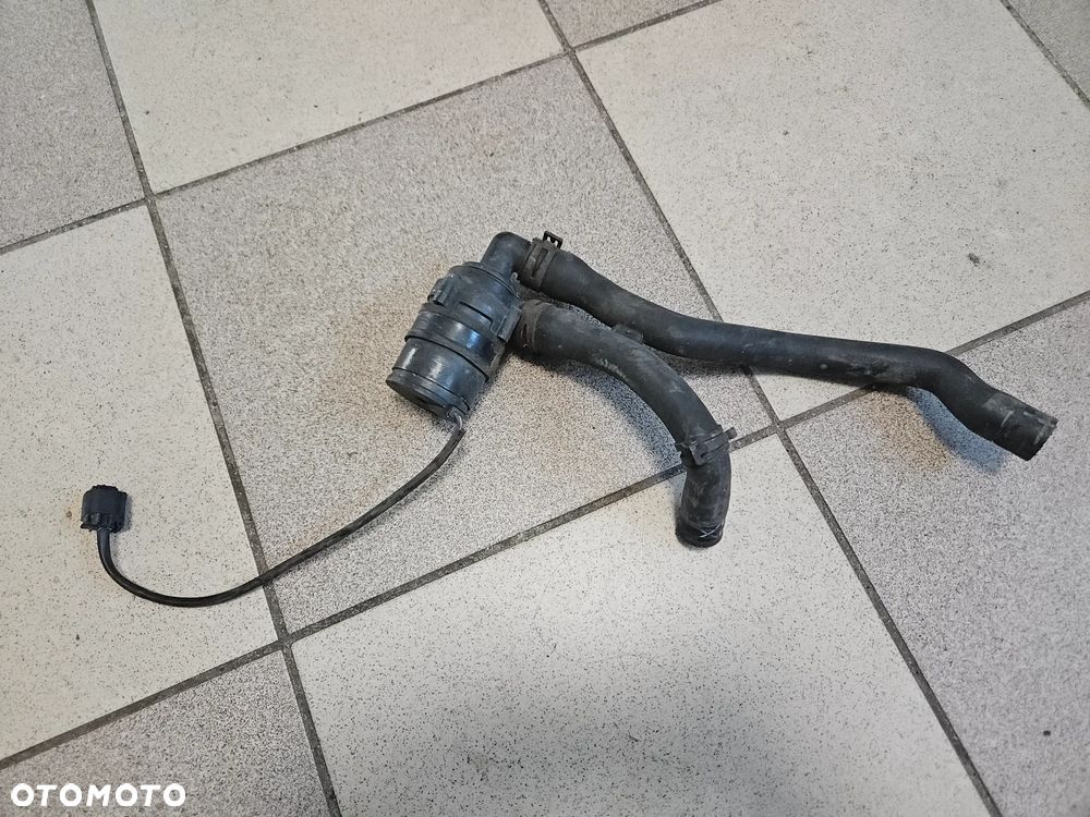 Pompka pompa wody webasto VW Touran Passat B6 9006333D - 1