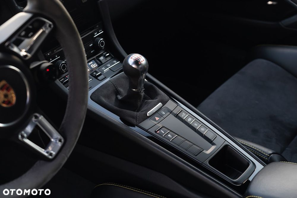 Porsche 911 Carrera T - 18