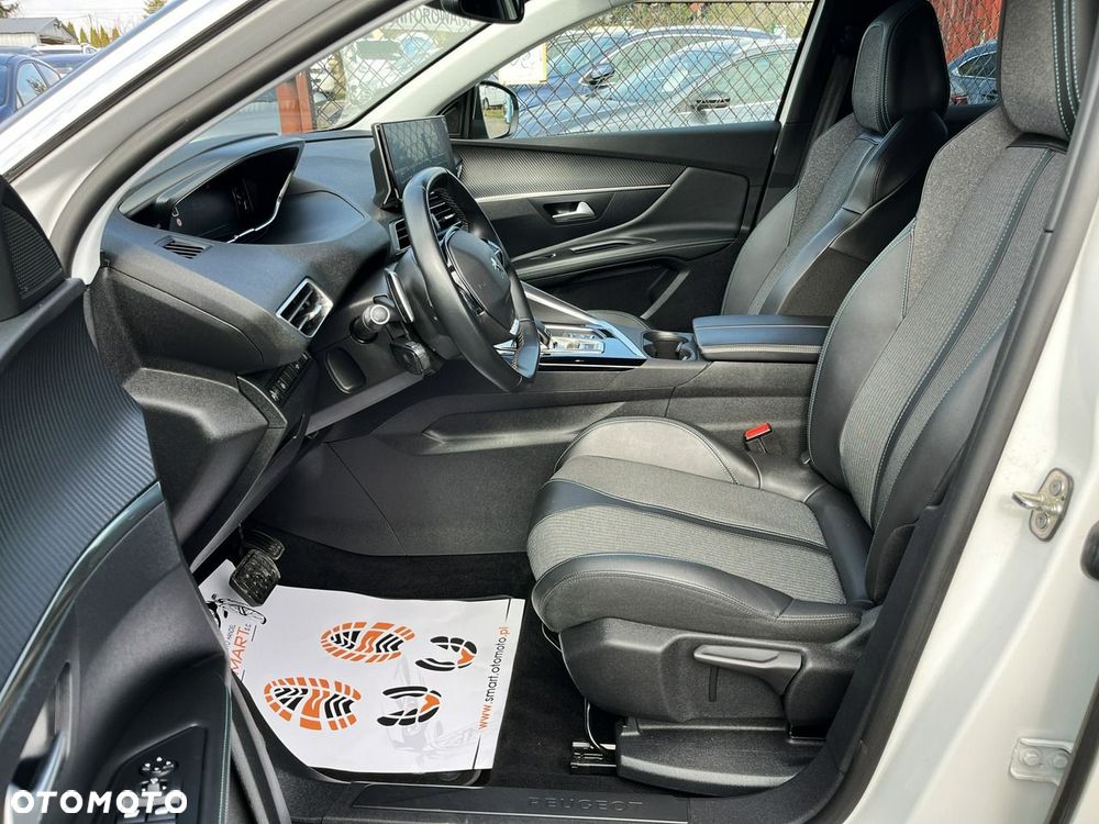 Peugeot 3008 1.2 PureTech Allure Pack S&S EAT8 - 32