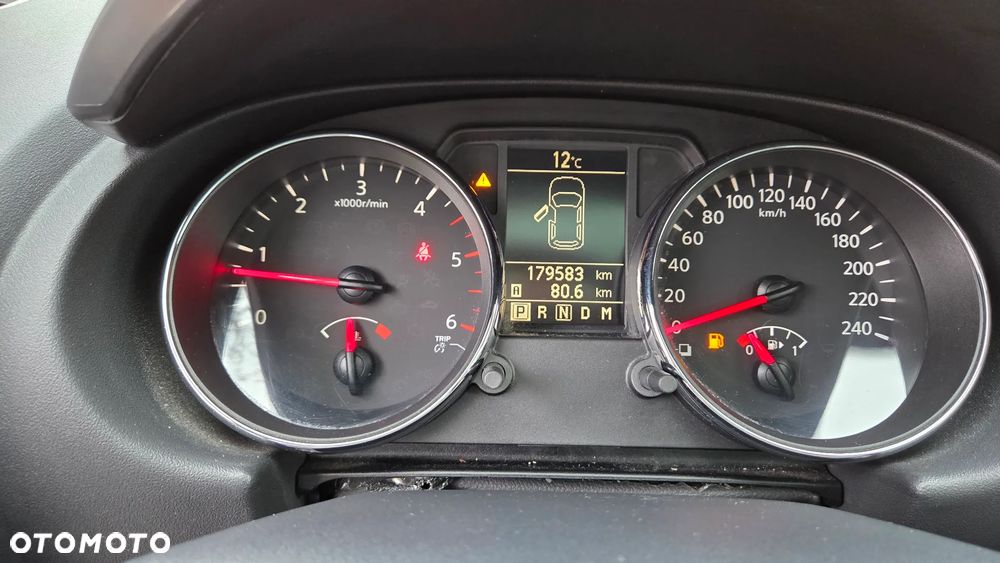 Nissan Qashqai 2.0 dCi 4 x 4 DPF tekna - 25