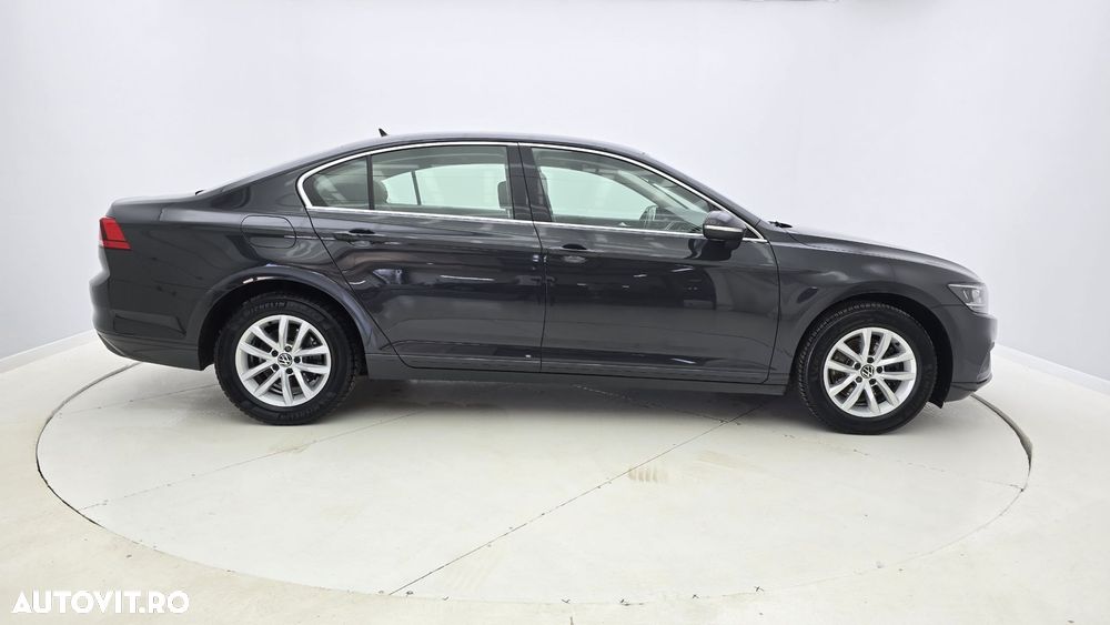 Volkswagen Passat - 5