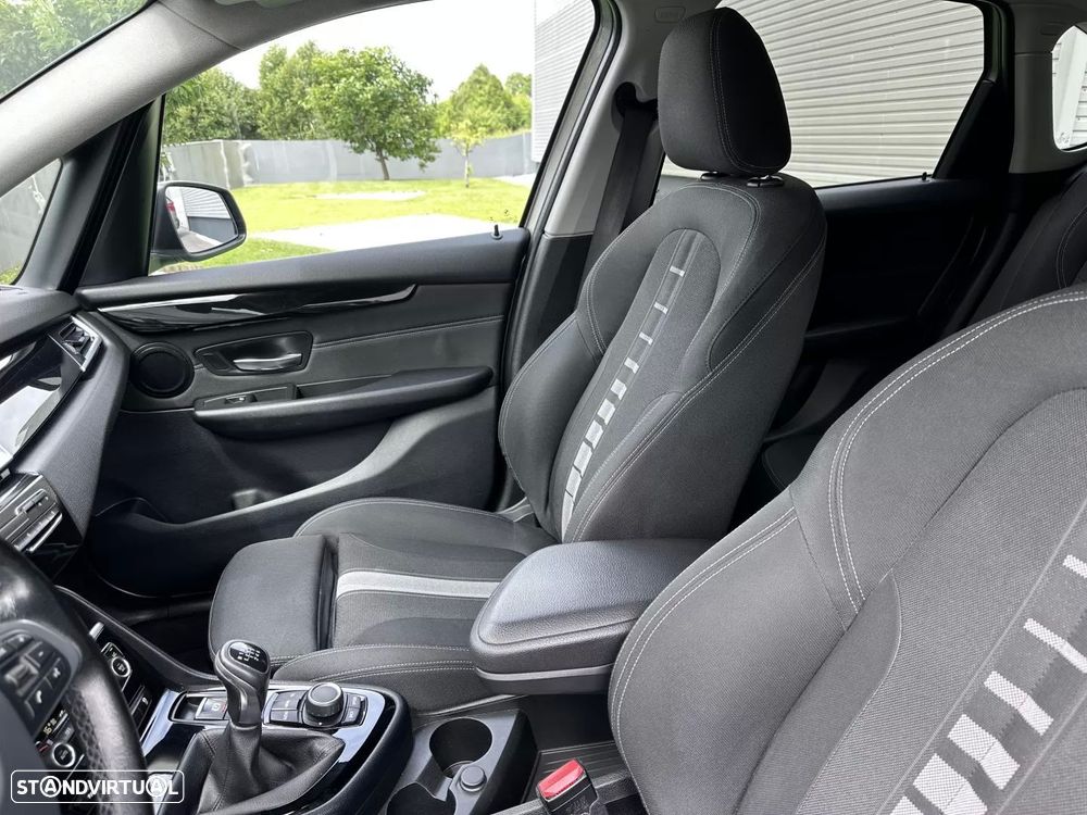 BMW 218 Active Tourer d Line Sport - 42