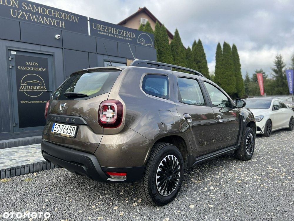 Dacia Duster 1.6 SCe Blackshadow S&S - 9