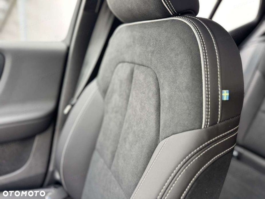 Volvo XC 40 B3 Plus Dark - 15